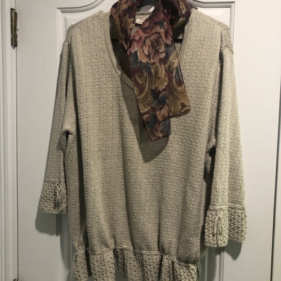 Vintage European Luxury unique knit sweater with adjustable ties - Picture 4 of 4